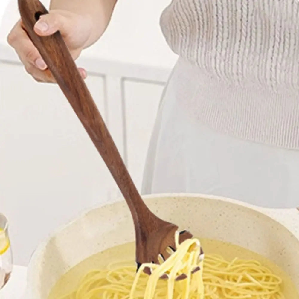 Healthy wooden spoons – a natural kitchen utensil set