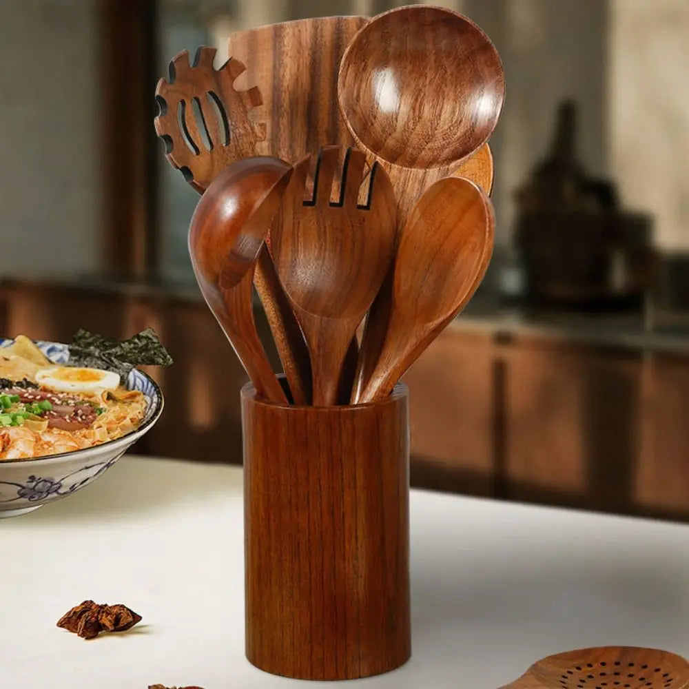 Healthy wooden spoons – a natural kitchen utensil set
