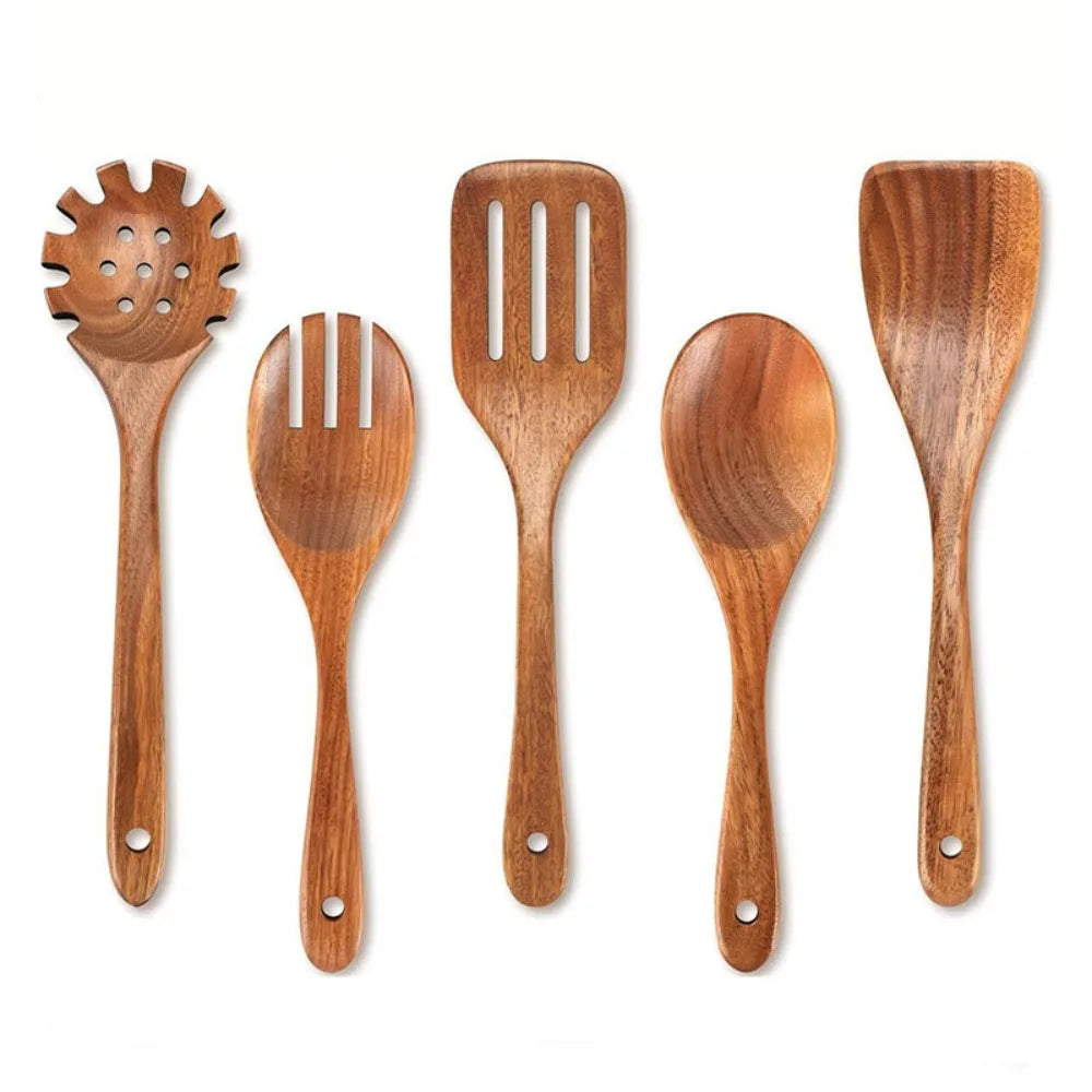 Healthy wooden spoons – a natural kitchen utensil set