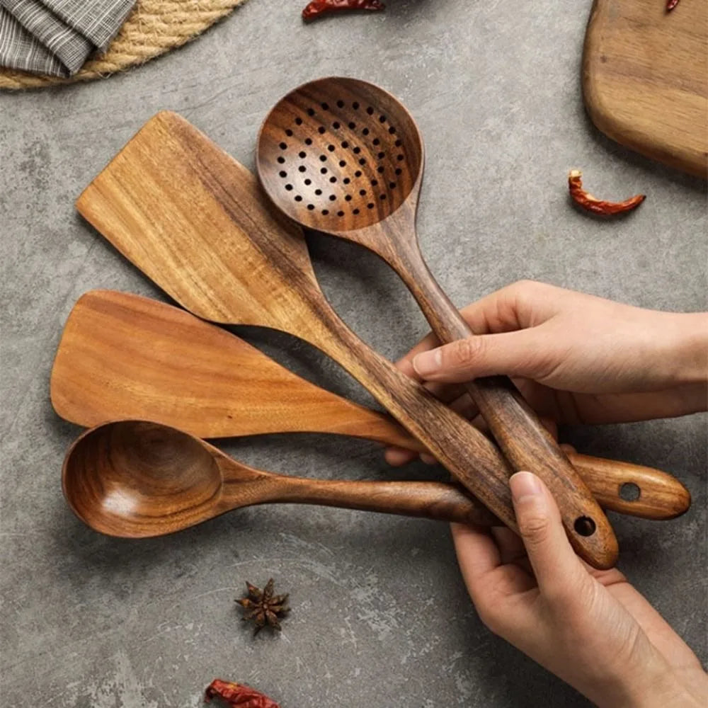 Healthy wooden spoons – a natural kitchen utensil set