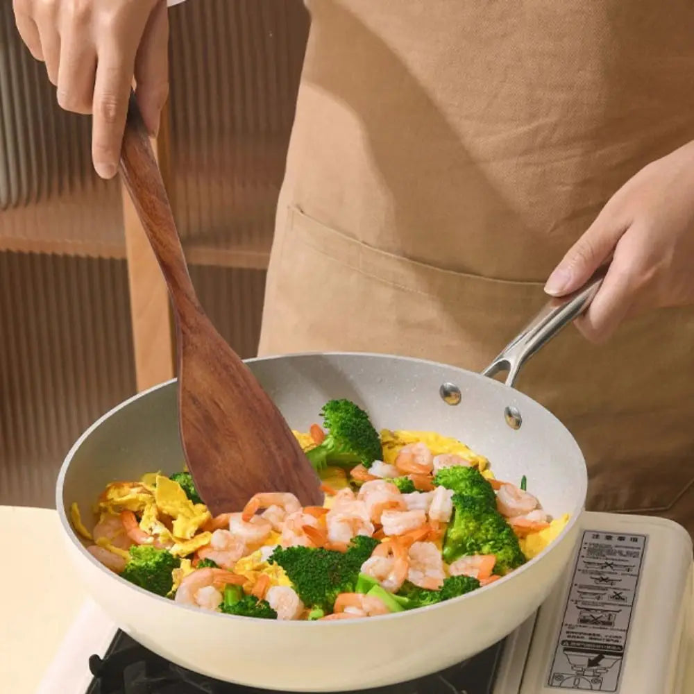 Healthy wooden spoons – a natural kitchen utensil set